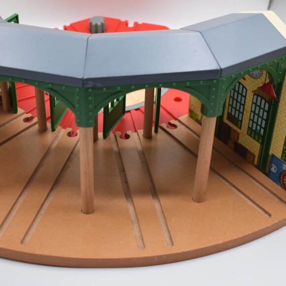 Roundhouse Tidmouth Shed w/5 Stalls Wooden Railway Thomas & Friends Train Engine - Picture 9 of 10